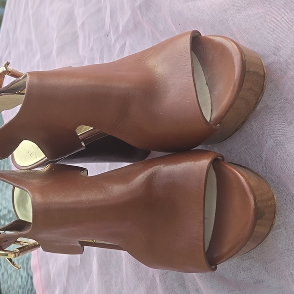 Michael Kors Sandals - Picture 3 of 10